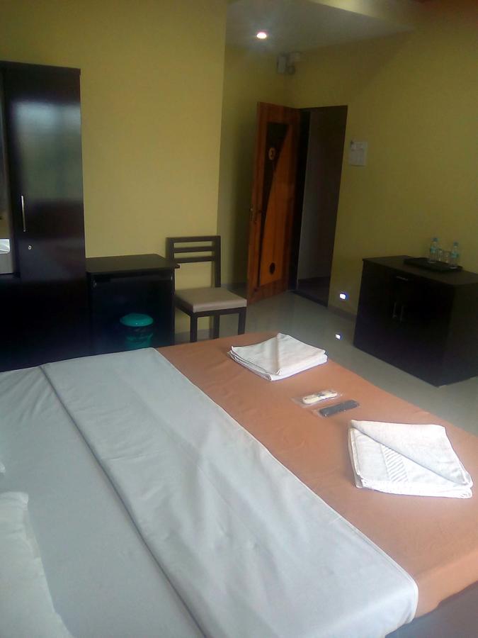 Neelisha River Front Inn Kankavali Extérieur photo