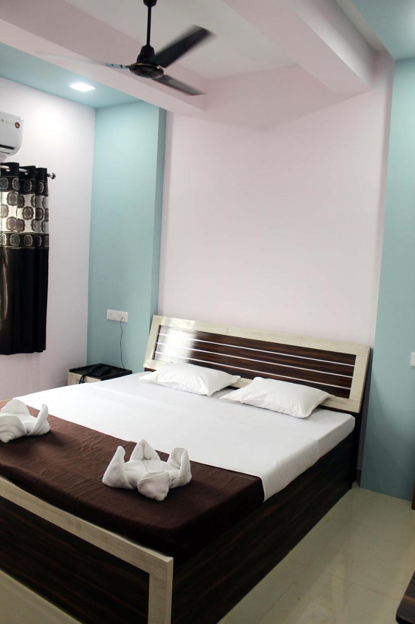 Neelisha River Front Inn Kankavali Extérieur photo